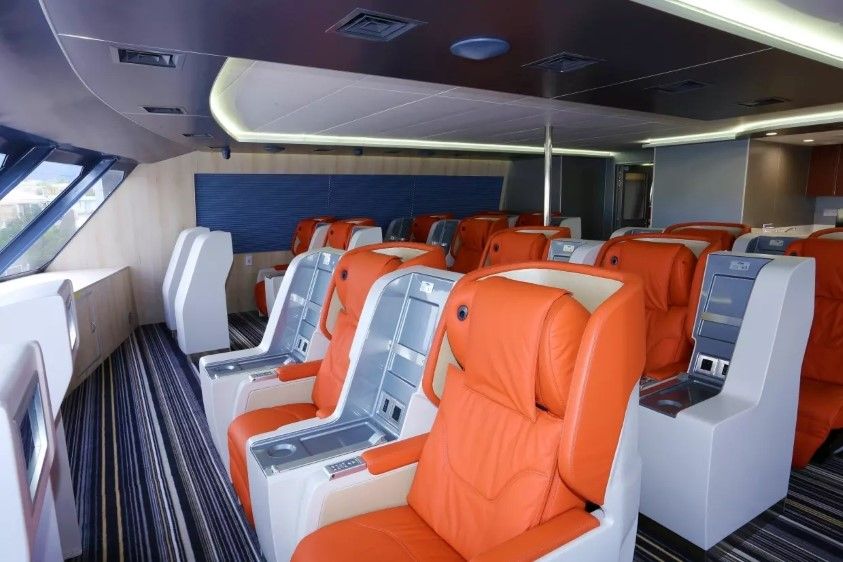 Kilimanjaro 7 Royal class inside